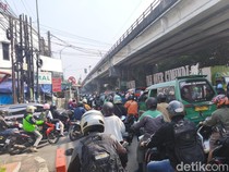 Keluh Pengendara Hadapi Macet di Kawasan Cimindi