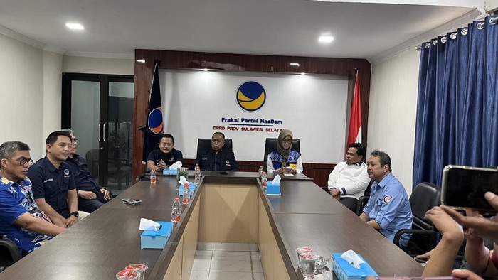 Konferensi pers jelang Rakernas NasDem di Makassar.