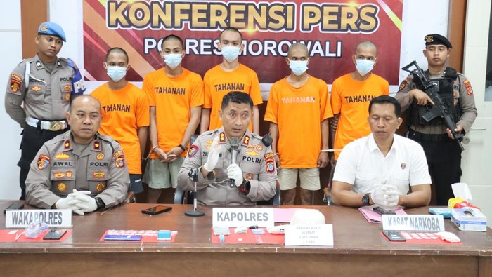 Konferensi pers kasus narkoba di Polres Morowali.