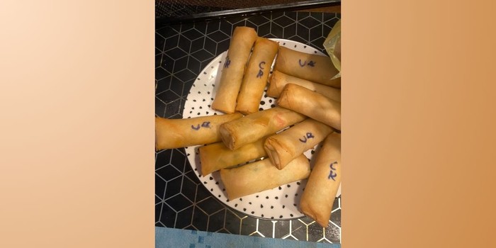 Duh! Pembeli Curiga Lumpia Pesanannya Ditulisi Pakai Spidol