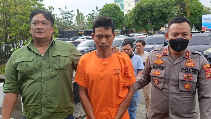M Riduan pembunuh kekasihnya saat diamankan polisi