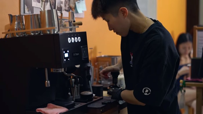 Demi Jaga Nenek, Mantan Chef Michelin Pilih Jualan Kopi di Apartemennya
