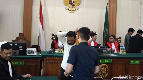 Sidang penikaman hingga tewas di PN Denpasar, Selasa (5/8/2025).