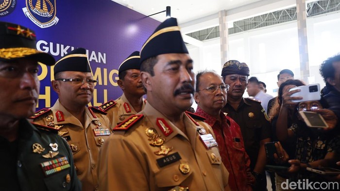 Menteri Imigrasi dan Pemasyarakatan Agus Andrianto seusai menghadiri pengukuhan Satgas Patroli Imigrasi di Pelabuhan Benoa, Denpasar, Selasa (5/8/2025).