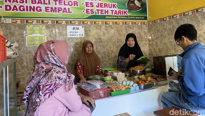 Pecel Legendaris Mbok Kuning Madiun