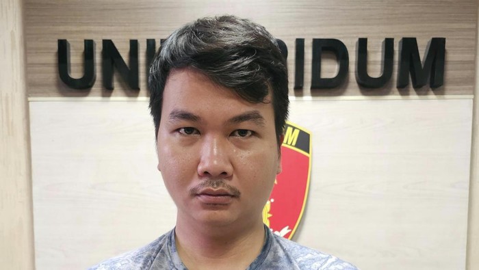 Pelaku berinisial RA (32) yang mencuri emas milik IRT Gresik