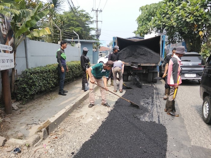 Pemeliharaan jalan di Bogor