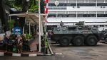 Penampakan Dua Panser Anoa TNI Siaga di Kejagung