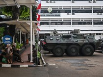 Video: Kata Kejagung soal Mobil Panser Anoa TNI Berjaga di Kejagung