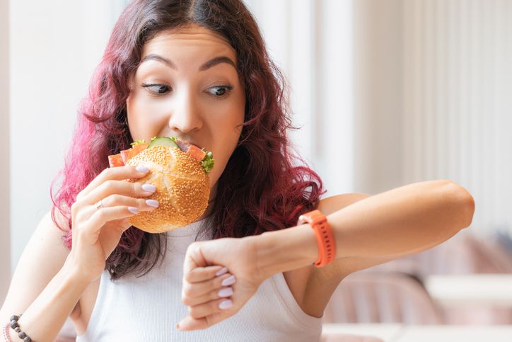 Makan Cepat vs Makan Lambat, Mana Lebih Sehat? Ini Faktanya