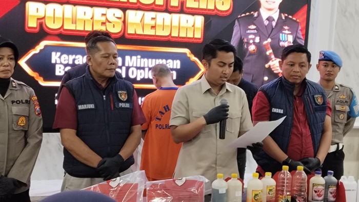 Polres Kediri menetapkan penjual miras oplosan yang tewaskan 3 orang jadi tersangka