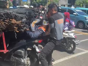 Pensiunan PNS Naik Motor Tabrak Truk Parkir di Makassar Diduga Tertidur