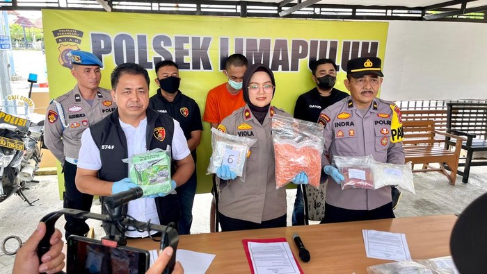 Polsek Limapuluh menyita narkoba senilai Rp 3,5 miliar dari seorang kurir.