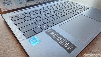 Polytron Luxia i3 memakai prosesor Intel Core i3. Untuk harganya adalah Rp 5.499.000. Foto: Fitraya Ramadhanny/detikINET