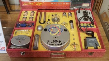 Mainan ini dilarang pada 1951 dan dijual dengan harga USD 51. Foto: bluepooner25 via Bored Panda