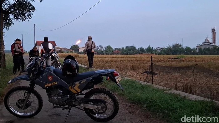Potret ledakan dahsyat dan menimbulkan kobaran api terjadi di kawasan milik  PT. Pertamina EP Regional 2 Zona 7 Field Kabupaten Subang.