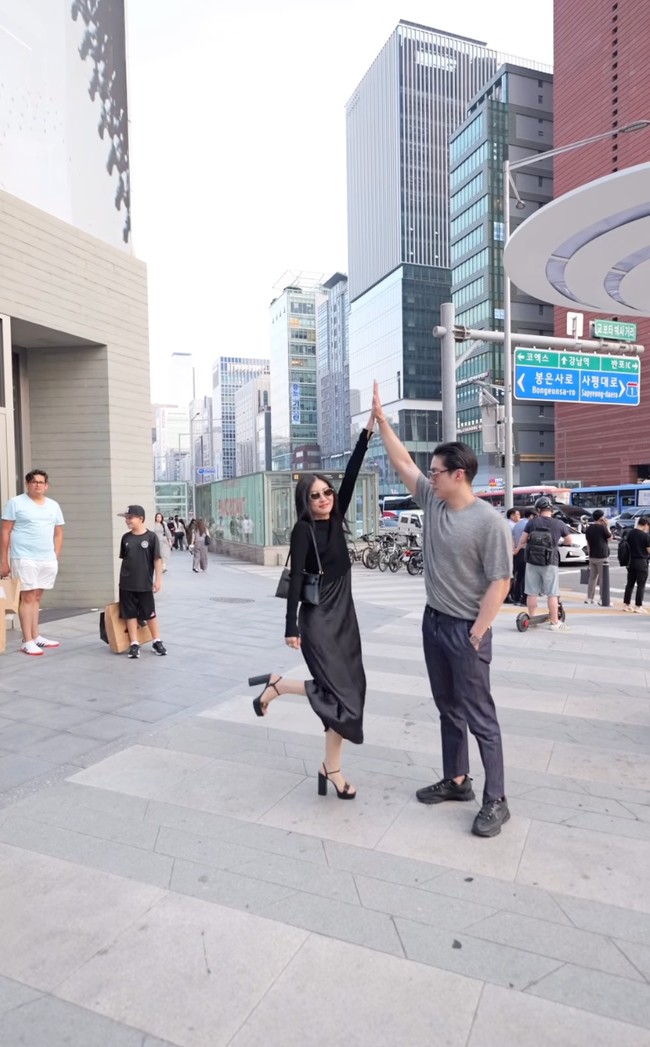 Sarwendah belakangan tengah ramai diperbincangkan karena polemik nafkah usai bercerai dari mantan suaminya, Ruben Onsu. Konflik tersebut ternyata membuat kekasih Sarwendah, Giorgio Antonio ikut disorot. Foto: dok instagram Sarwendah