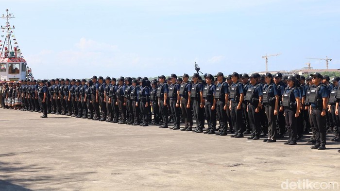 Satgas Patroli Imigrasi dikukuhkan di Pelabuhan Benoa, Denpasar, Selasa (5/8/2025). (Aryo Mahendro/detikBali).
