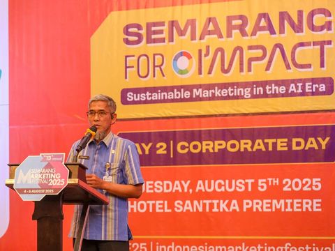 Sekda Jateng, Sumarno, membuka acara Semarang Marketing Festival di Hotel Santika Premiere, Kota Semarang, Selasa (5/8/2025).
