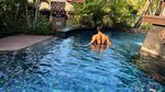 Potret Siwon Pamer Liburan di Bali, Pose Kocak Bikin Ngakak