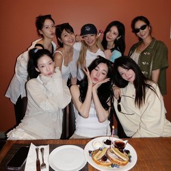 SNSD Full Member Rayakan Ultah Ke-18