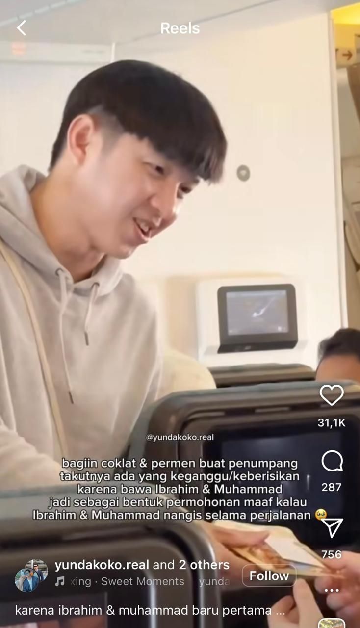 Ustaz Dennis Lim Bagi-Bagi Cokelat di Pesawat, Ternyata Alasannya Mulia