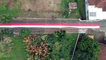 Warga Pekalongan Bentangkan Merah Putih Sepanjang 300 Meter Sambut Kemerdekaan
