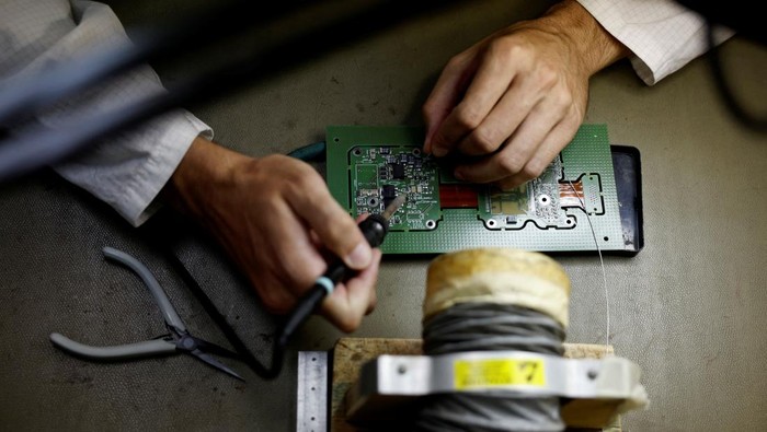 Yunani Pamerkan Centauros, Sistem Anti-Drone Andal Buatan Dalam Negeri Anti-drone system Centauros is seen at the Hellenic Aerospace Industry (HAI), in Tanagra, north of Athens, Greece, July 3, 2025. REUTERS/Louiza Vradi