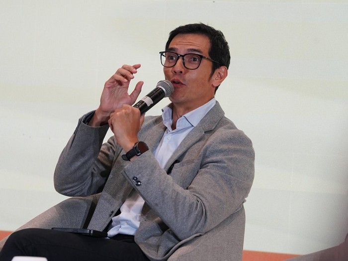 Adrian Maulana di LPS Financial Festival Surabaya 2025