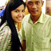 Keduanya terlihat kompak kenakan busana berwarna hijau. Ini foto dari 20 May 2004, ini ada acara pengajian dalam rangka Pepo Memo berangkat Umroh, daaaan ini pertama kali aku dikenalin ke Pepo Memo, tulis wanita 43 tahun itu. Foto: Instagram/@annisayudhoyono