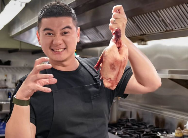 Chef Arnold Buka 'Warung' di Rumah hingga Blusukan ke Pasar