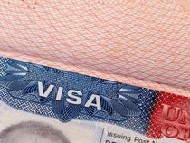 AS Wajibkan Uang Jaminan hingga Rp 240 Juta untuk Turis Asing