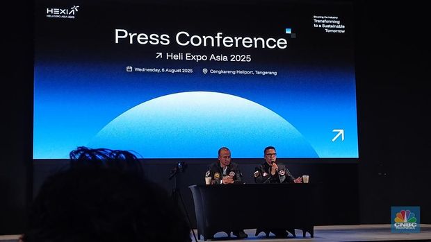 Chief Commercial Officer Whitesky Aviation Ari Nurwanda dalam preskon Heli Expo Asia 2025. (CNBC Indonesia/Ferry Sandi)