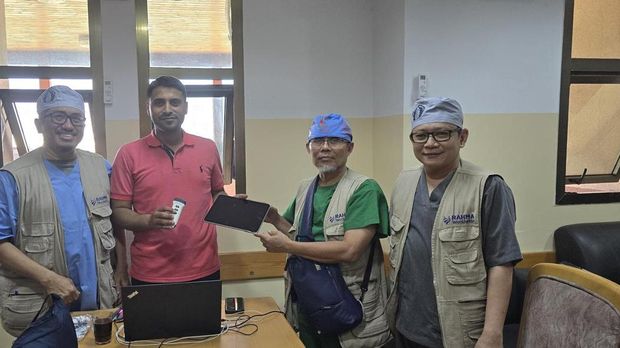 Dokter UB Malang saat di Gaza