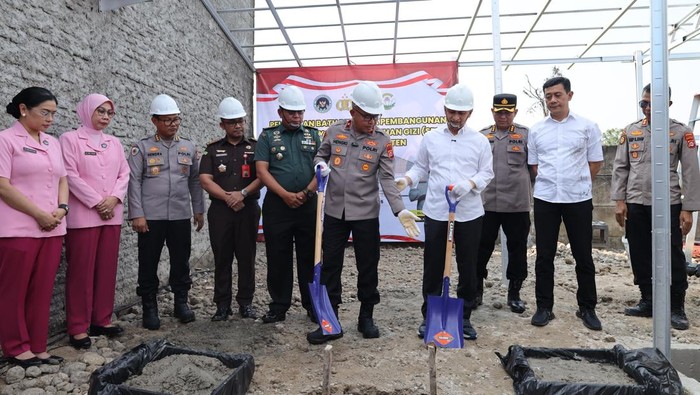 Foto: Peletakan batu pertama SPPG Gakuba Polda Banten (dok. Polda Banten)