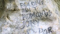 Coretan vandalisme ditemukan di area Goa Bloyot.