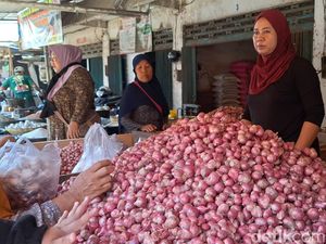 Harga Bawang Merah di Mataram Tembus Rp 70 Ribu per Kg