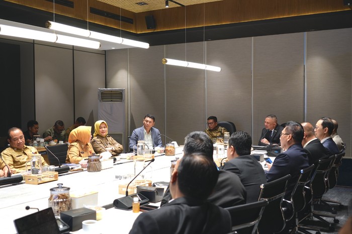 Gubernur Banten Andra Soni menggelar pertemuan dengan Direktur Utama  PT Angkasa Pura Indonesia (InJourney Airports) Mohammad R. Pahlevi