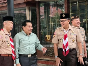 Hendropriyono Diskusi dengan Buwas soal Tantangan Pramuka bagi Gen Z