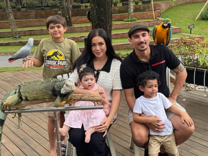 Jessica Iskandar Jessica Iskandar dalam instagram miliknya.