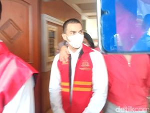 Komitmen Jonathan Frizzy Jalani Sidang Obat Keras Meski Badan Belum Fit