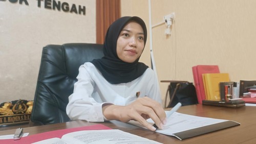 Kasat Reskrim Polres Lombok Tengah, Iptu Luk Luk Il Maqnun, saat ditemui awak media di ruangannya. (Edi Suryansyah/detikBali)