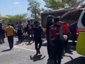Tabrakan dengan Truk Sampah, Pemotor Tewas di Jalan Bypass Mataram