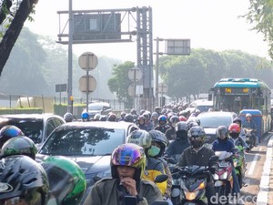 Masih Ada Galian, Jalan TB Simatupang Macet Parah Pagi Ini