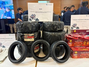 Kemendag Sita Barang Impor Ilegal Rp 26,4 M, Ada Permen Jelly hingga Ban