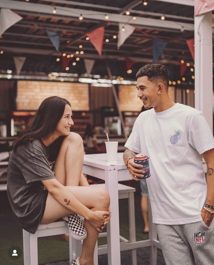 Kenangan Dahlia Poland dan Fandy Christian Saat Makan Bareng
