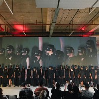 Koleksi Sha Black menjadi pengingat bahwa elegansi tak harus megah, dan statement tak harus berteriak. Warna hitam, dalam segala kedalamannya, diangkat menjadi narasi penuh makna yang tidak lekang oleh waktu. (Foto: Dok. JF3)