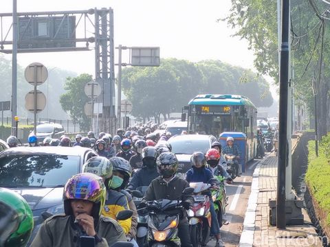 Lalin TB Simatupang Macet Pagi Ini (6/8)