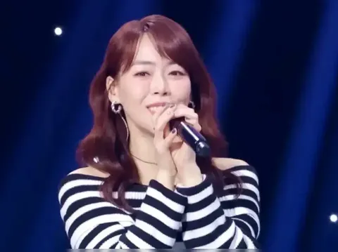 Penyanyi Korea Lee Min.