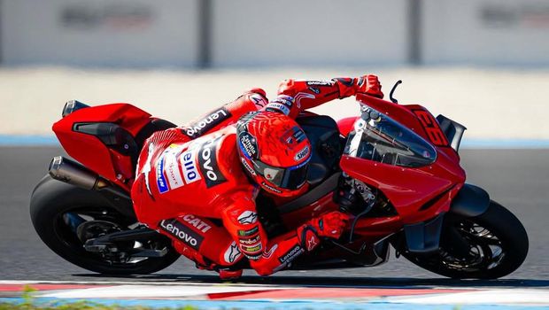 Marc Marquez melahap lap di Batalon Parc, Hungaria.